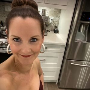 Meet your Posher, Sandi